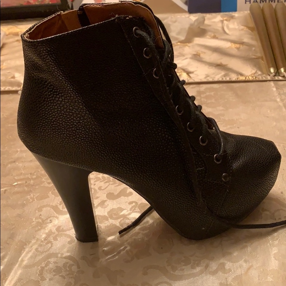 Reptile Platform Booties - Used *